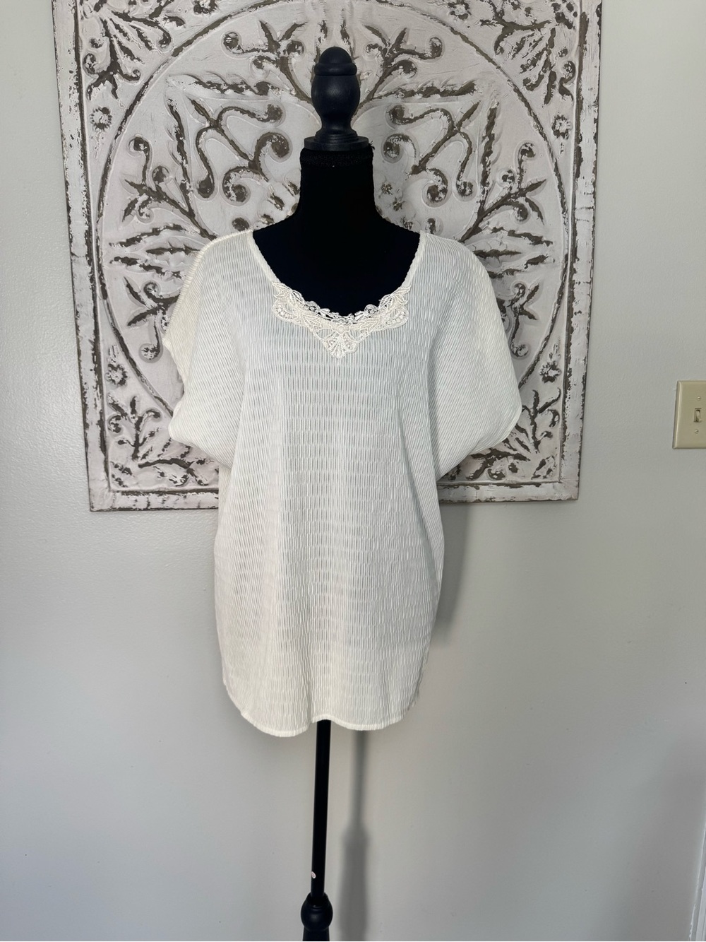 Bobbie Brooks XL 16/18 Ivory Pleated Blouse Lace Crochet Neckline Made in USA